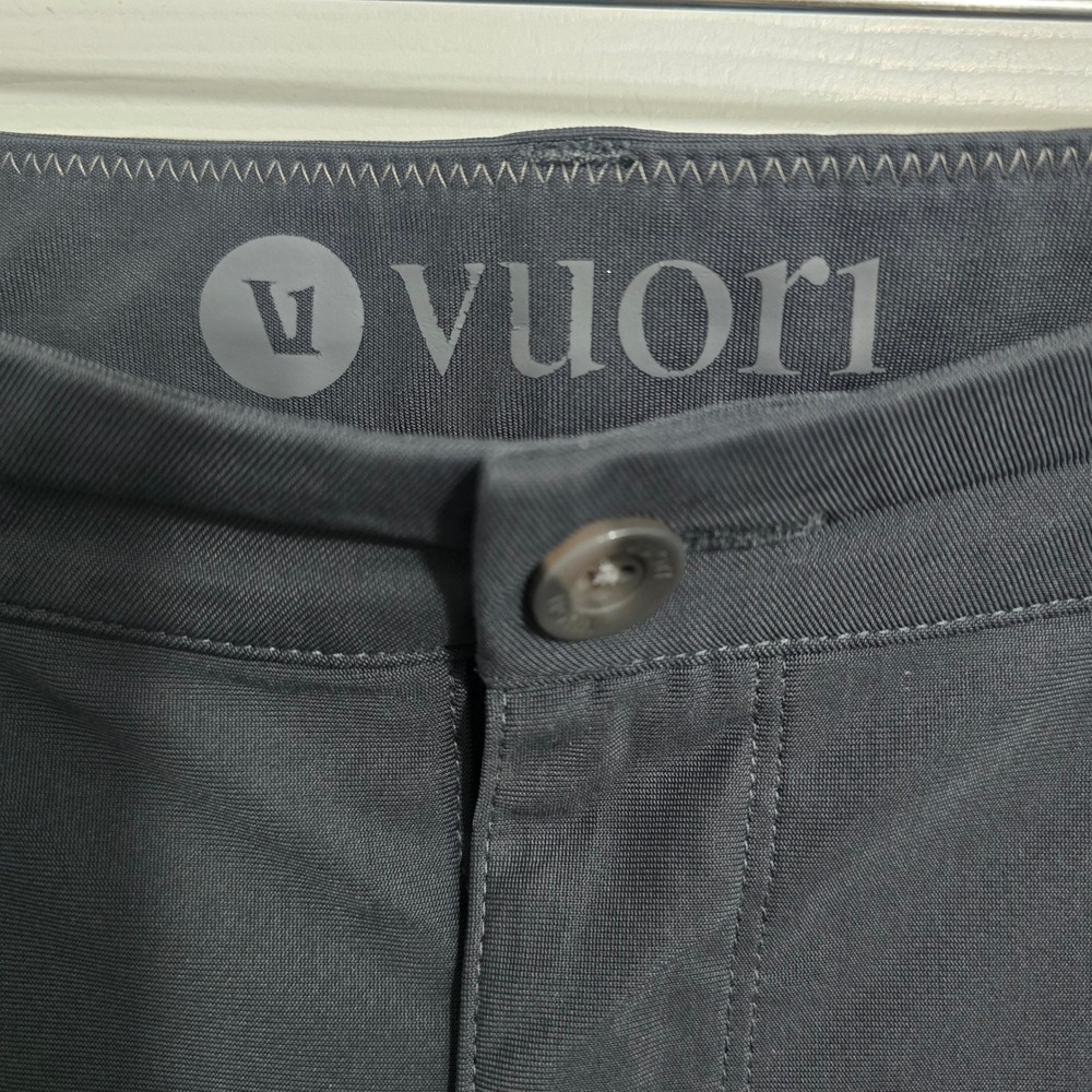 Vuori Mens Meta Pants Charcoal Grey Performance Stretch Tapered Chino size 36x25 - Picture 2 of 6